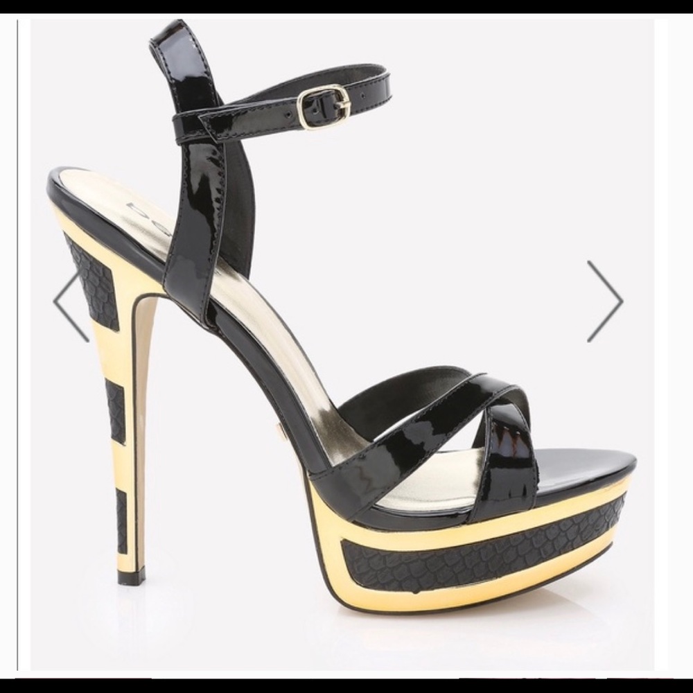 Bebe Addison platform pump